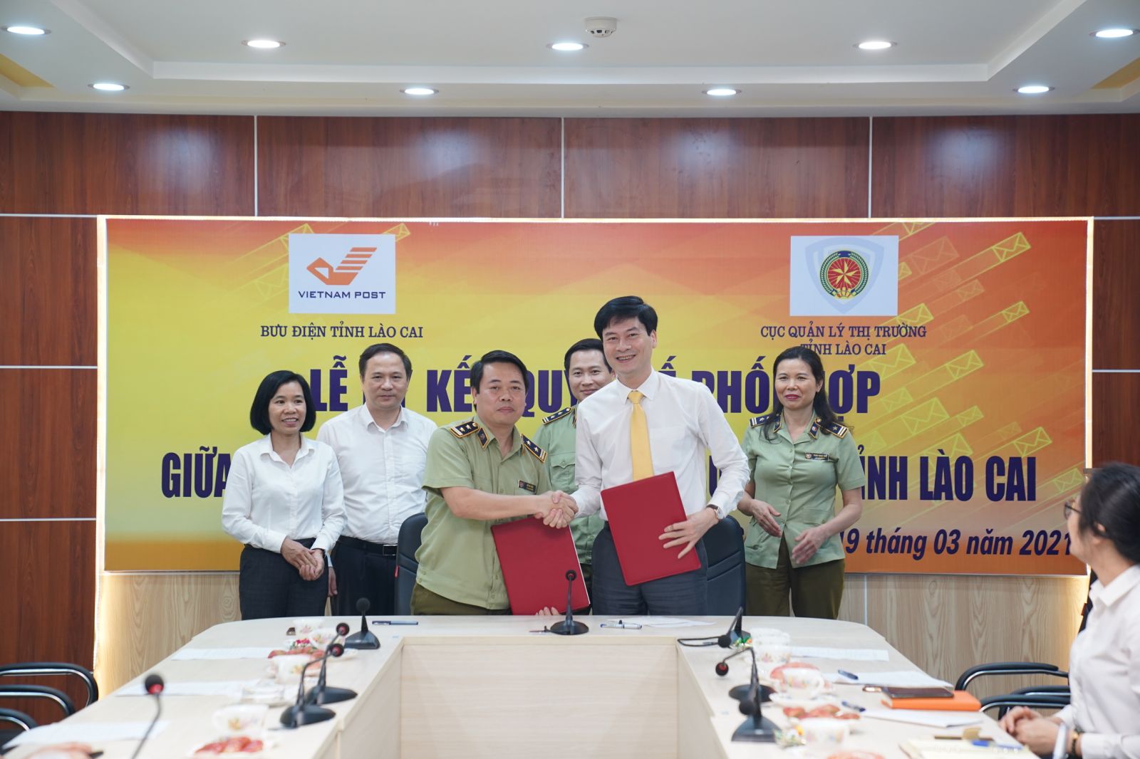 Bưu điện tỉnh Lào Cai ký Quy chế phối hợp với Cục Quản lý thị trường tỉnh Lào Cai