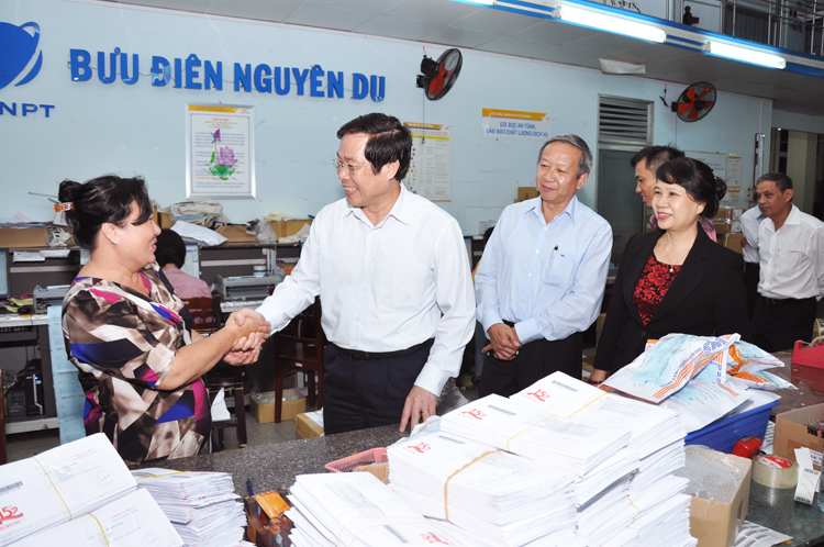Bộ Trưởng Bộ Thông tin và Truyền thông Nguyễn Bắc Son thăm, làm việc với Bưu điện và Viễn thông TP. Hồ Chí Minh
