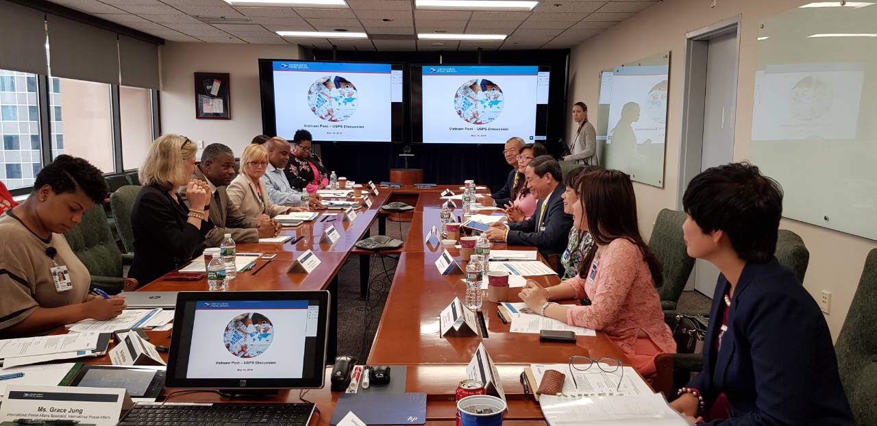 Vietnam Post and United Stated Postal Service promote bilateral cooperation 