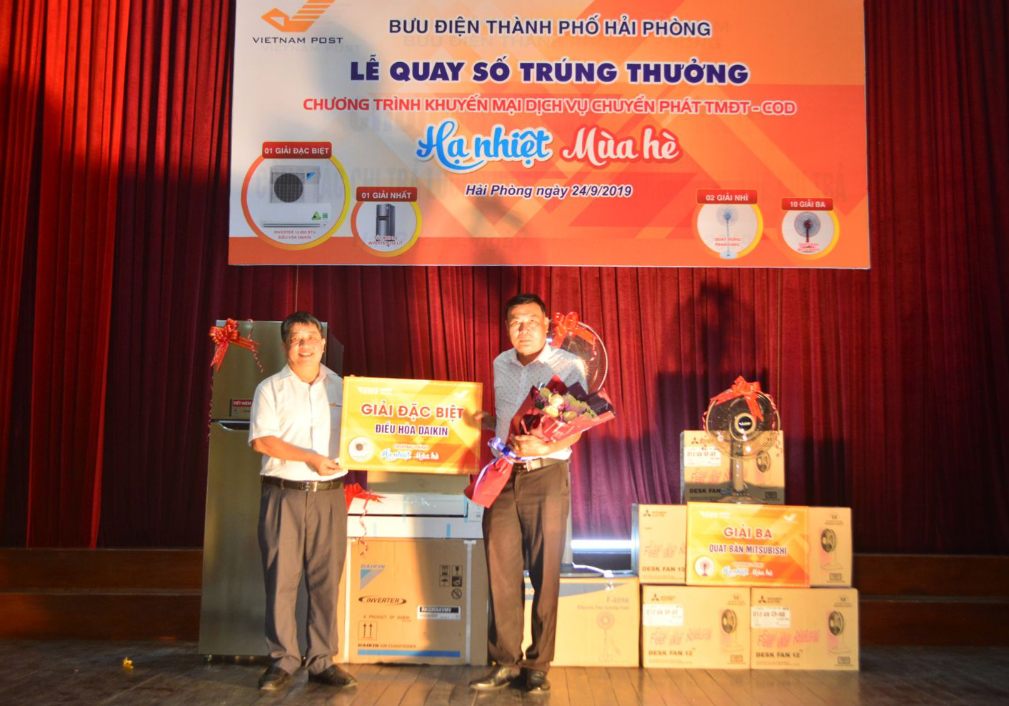 Bưu điện TP Hải Phòng đã tổ chức Lễ quay số trúng thưởng chương trình khuyến mại “Hạ nhiệt mùa hè”