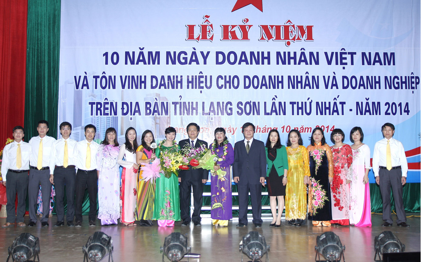 Bưu điện tỉnh Lạng Sơn là doanh nghiệp tiêu biểu của tỉnh năm 2014
