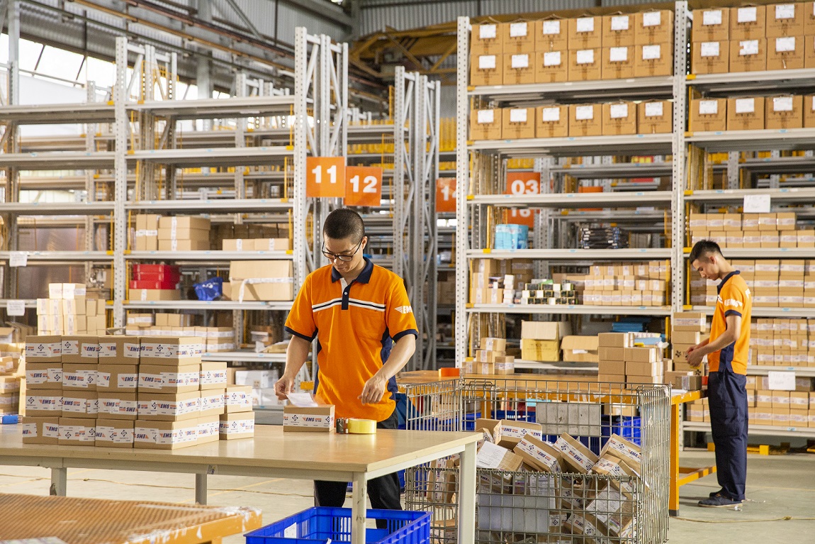 Services provided in bonded warehouses of Vietnam Post