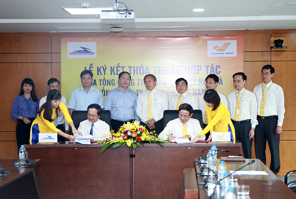 Bưu điện và Đường sắt hợp tác phát triển chuỗi dịch vụ Logistic