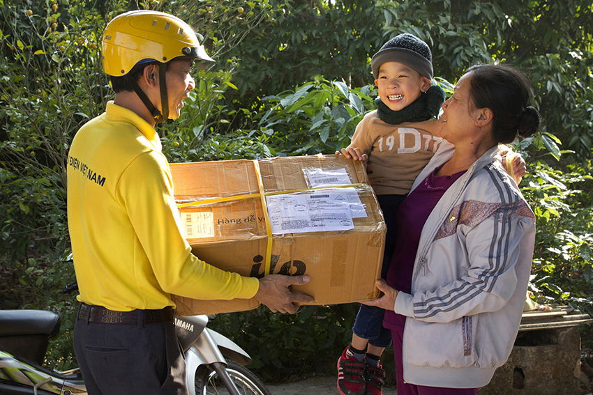 Bưu điện thị xã Mỹ Hào: Số khách hàng thường xuyên sử dụng dịch vụ COD chiếm gần 80%