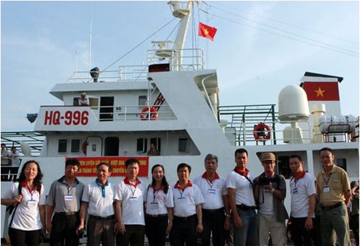 Đoàn công tác của Bộ Thông tin và Truyền thông thăm và làm việc tại Huyện đảo Trường Sa