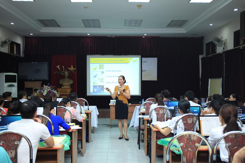 Khai giảng lớp đào tạo giao dịch viên Bưu điện