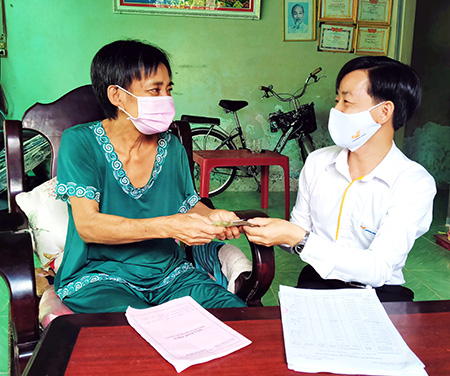 Chi trả lương hưu tại nhà tại Hậu Giang: Đảm bảo an toàn, kịp thời đến người thụ hưởng