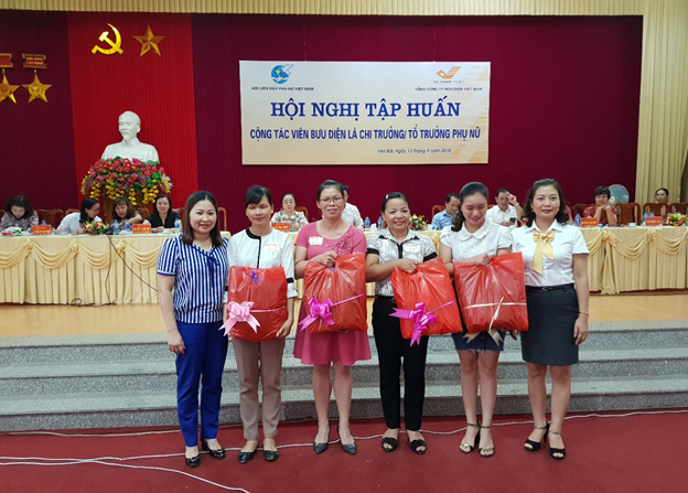 Yên Bái đi đầu trong việc triển khai cộng tác viên Bưu điện là chi hội trưởng/ Tổ trưởng hội phụ nữ