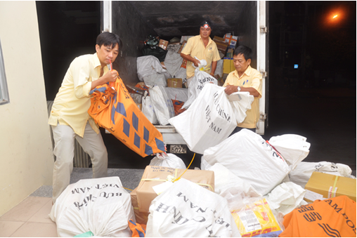 Chạy suốt đêm đưa hàng đi, chạy suốt đêm đem hàng về!