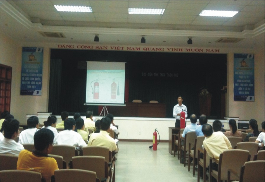 Bưu điện tỉnh Thừa Thiên Huế tập huấn nghiệp vụ Phòng cháy chữa cháy cho CBCNV