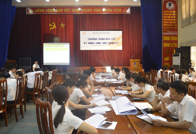 Đào tạo kỹ năng quản lý và tập huấn công tác thu hộ cho CBCNV