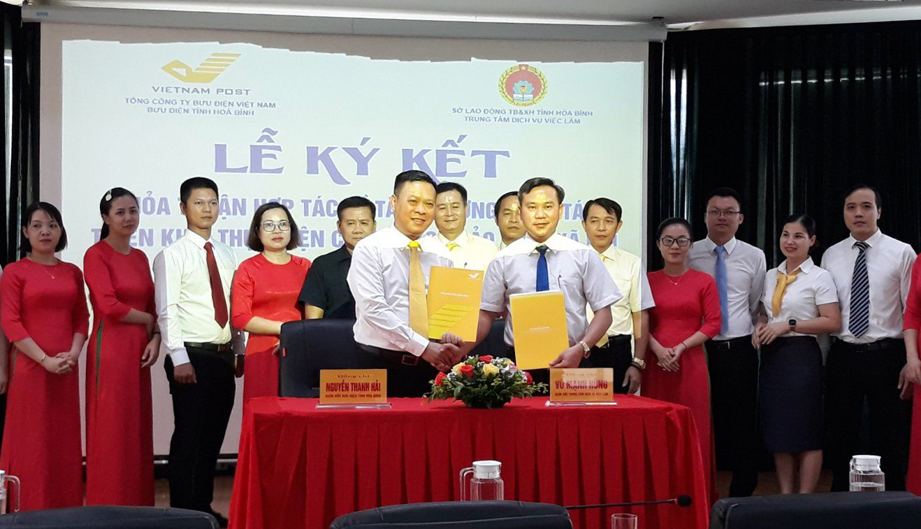 Bưu điện và Trung tâm Dịch vụ việc làm tỉnh Hòa Bình hợp tác tăng cường triển khai thực hiện chính sách BHXH 