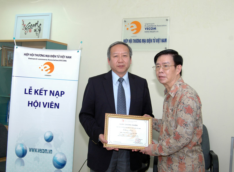 Bưu điện Việt Nam gia nhập Hiệp hội Thương mại điện tử Việt Nam