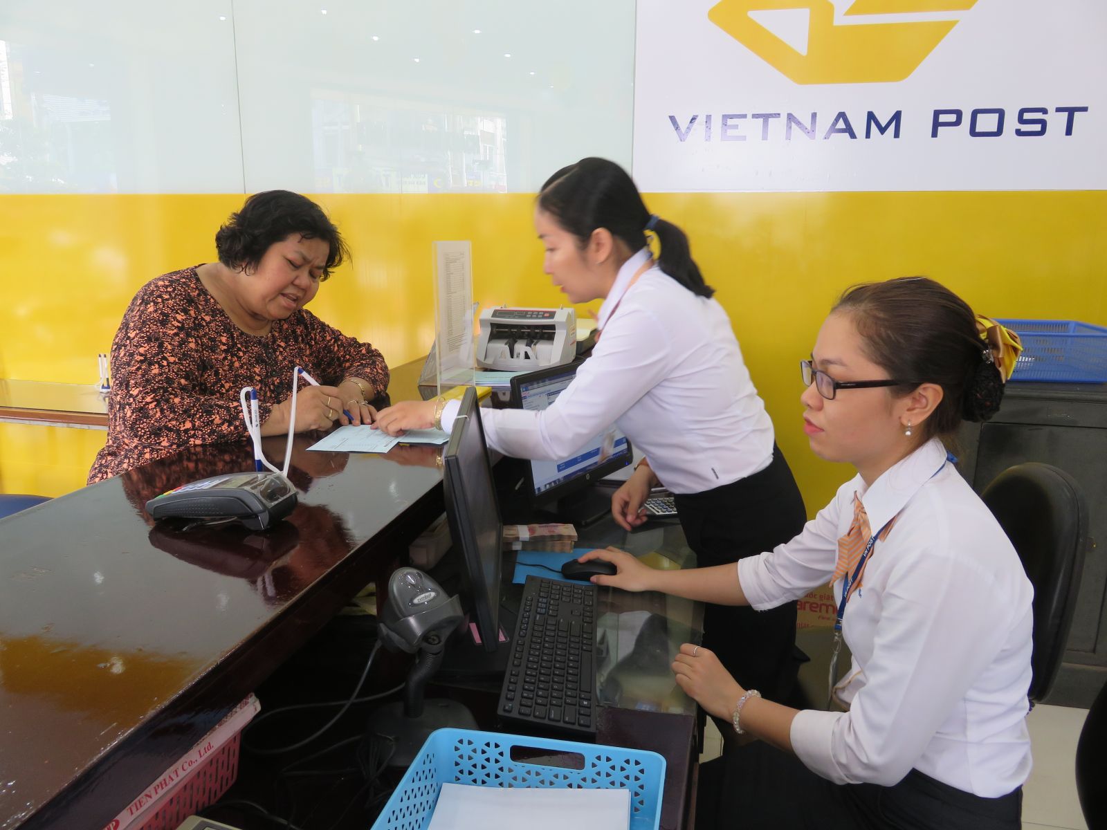 Long An khai trương, mở rộng Bưu điện Chợ