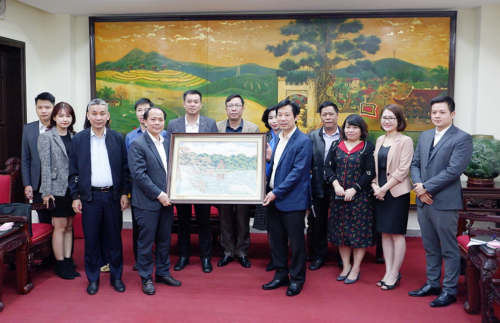 Vietnam Post and Vietnam Farmers' Union cooperate to promote digital economy development in agriculture and rural areas