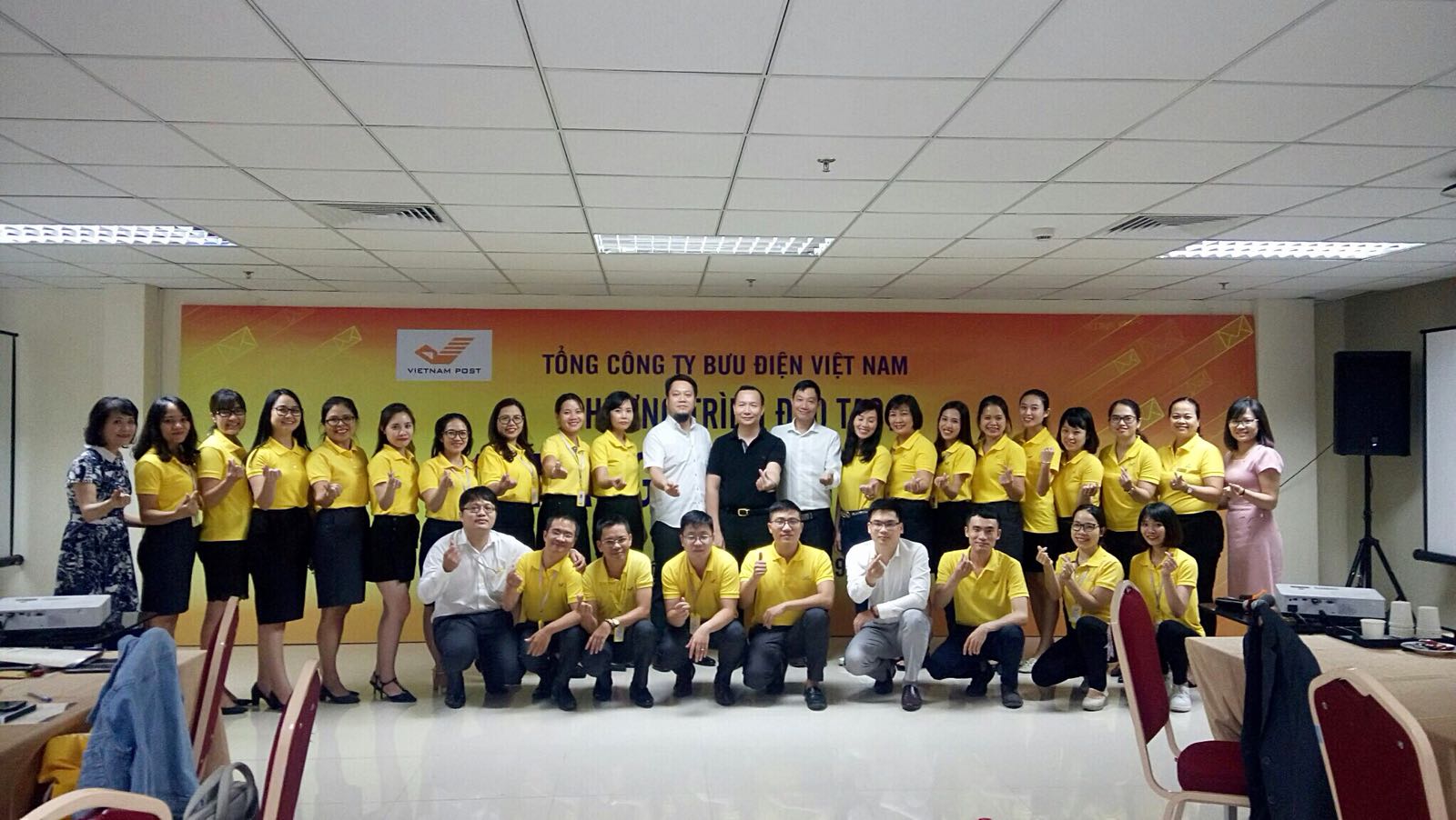 Đào tạo "Kỹ năng thuyết trình" cho CBCNV khối văn phòng TCT năm 2019