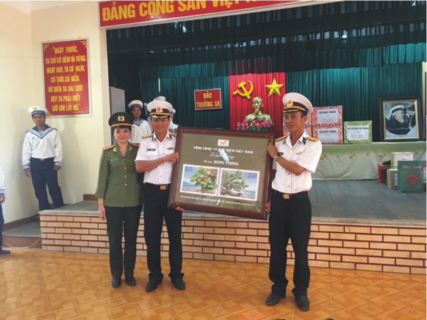 Ngắm Tem Bàng vuông - Nhớ Trường Sa