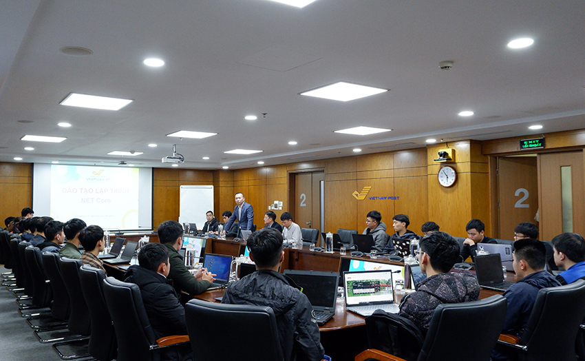 Khai giảng Khóa huấn luyện lập trình viên