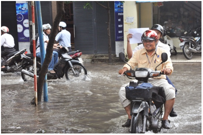 Vừa đi phát vừa "truyền nghề"