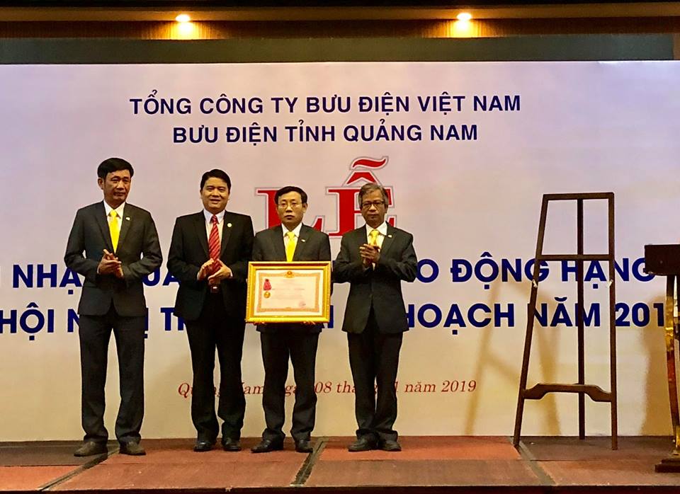 Bưu điện tỉnh Quảng Nam đón nhận Huân chương Lao động hạng Nhì