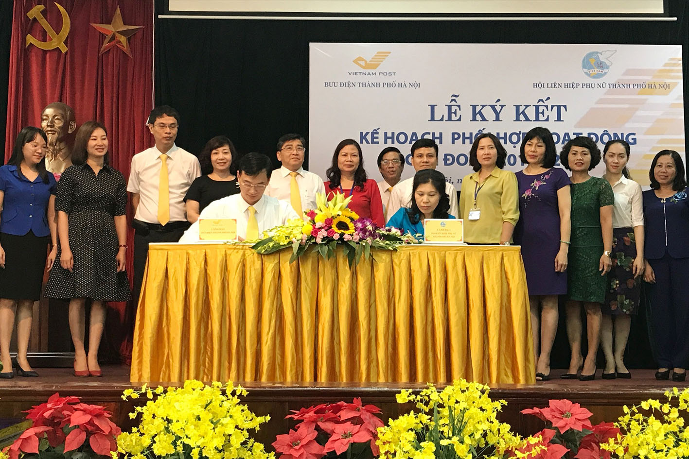 Bưu điện Hà Nội phối hợp với Hội Liên hiệp Phụ nữ Thành phố cung cấp các dịch vụ bưu chính