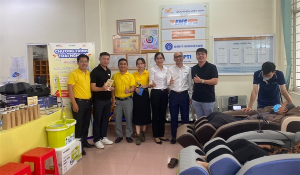 Ra mắt dịch vụ mua hàng trả góp qua Bưu điện 