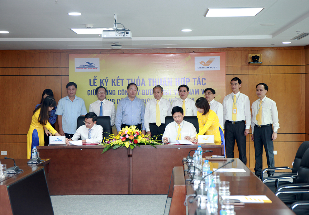 Bưu điện  và Đường sắt hợp tác phát triển chuỗi dịch vụ Logistic