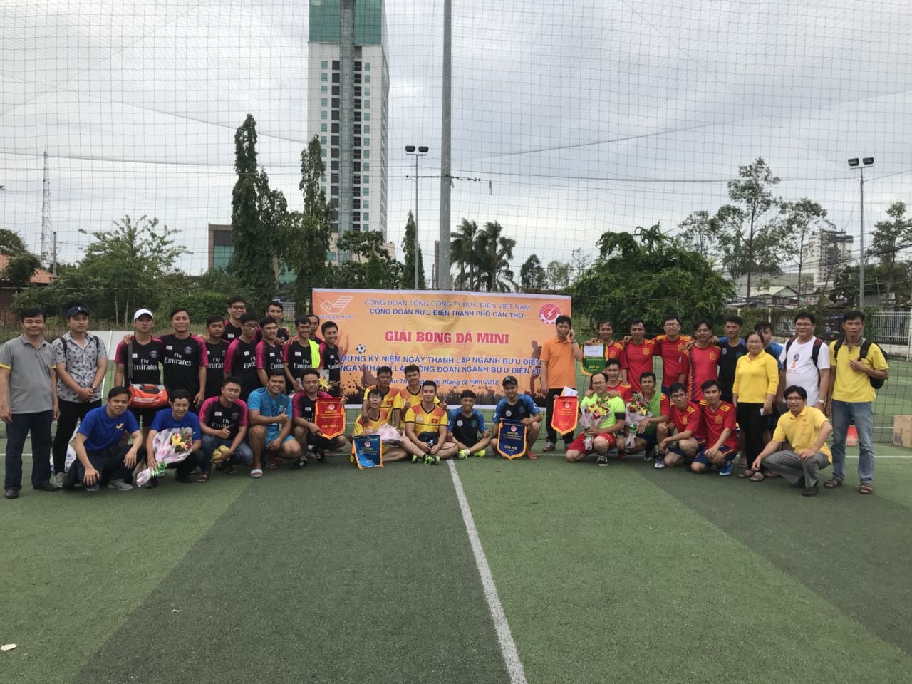 Cần Thơ tổ chức giải bóng đá mini chào mừng 73 năm Ngày truyền thống ngành Bưu điện