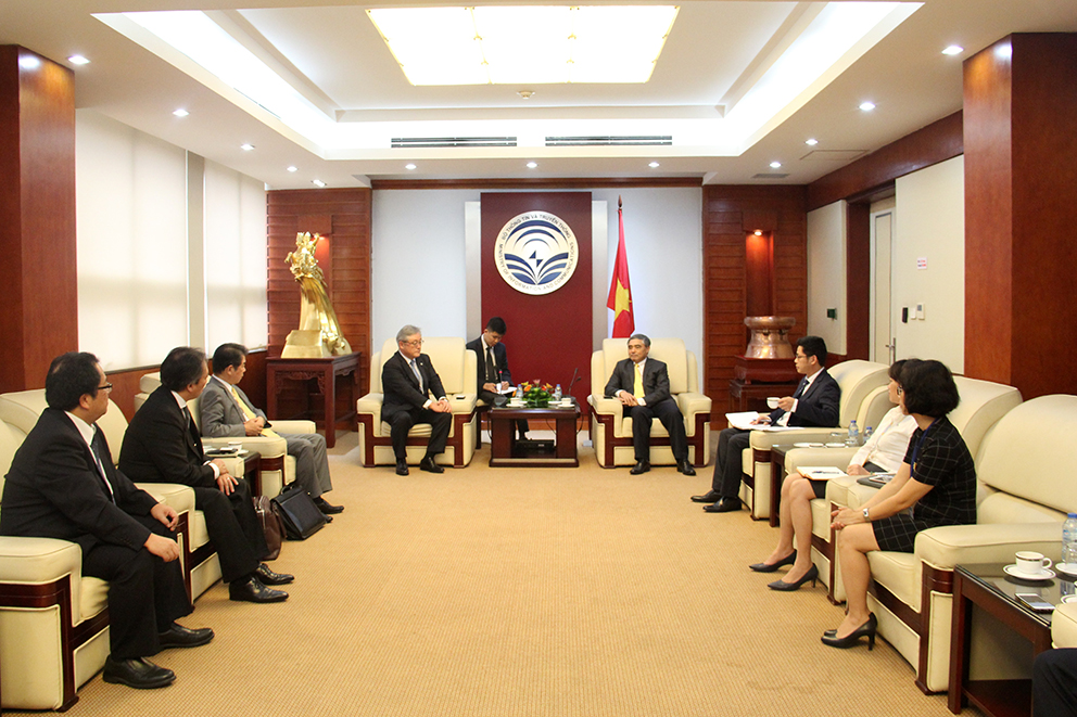 Vietnam Post and Hitachi Group enhance the implementation of the Electronic Payments project 