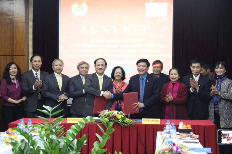 Tổng hợp báo chí ngành Bưu điện ngày 26/12/2017