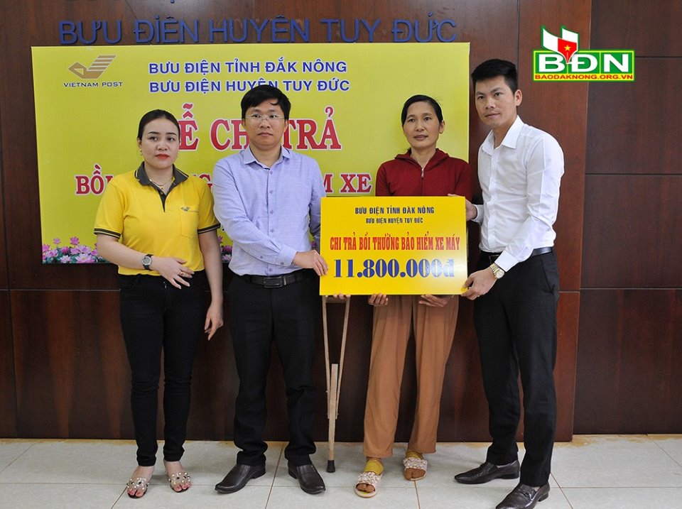 Chi trả tiền bồi thường bảo hiểm tai nạn xe máy cho người dân