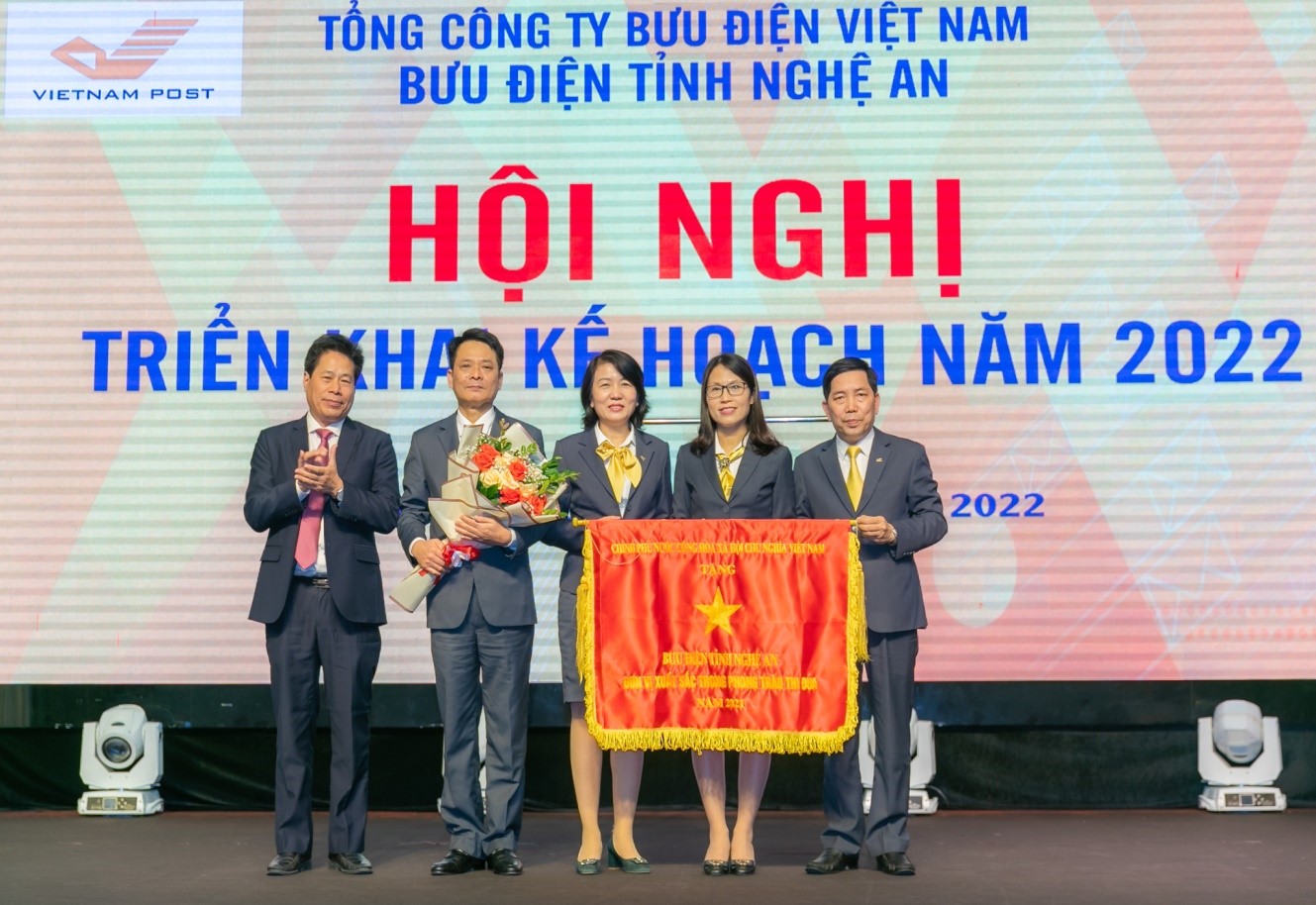 Bưu điện tỉnh Nghệ An thực hiện thành công “mục tiêu kép” năm 2021