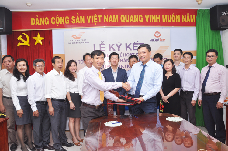 Ký thỏa thuận về hoạt động của Tổ phối hợp Ngân hàng - Bưu điện TP. Hồ Chí Minh