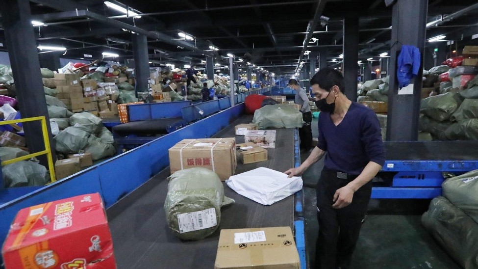 Ngành Bưu chính Trung Quốc tăng trưởng “bất chấp” đại dịch Covid -19