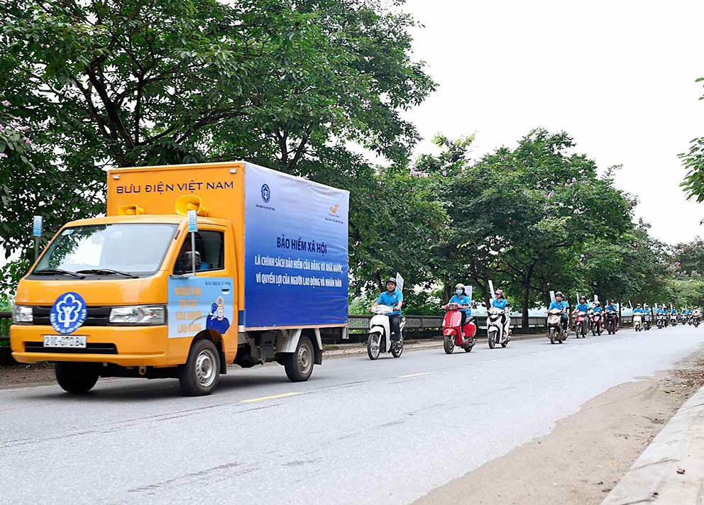 Vietnam Post tích cực phối hợp BHXH Việt Nam phát triển số người tham gia BHXH tự nguyện