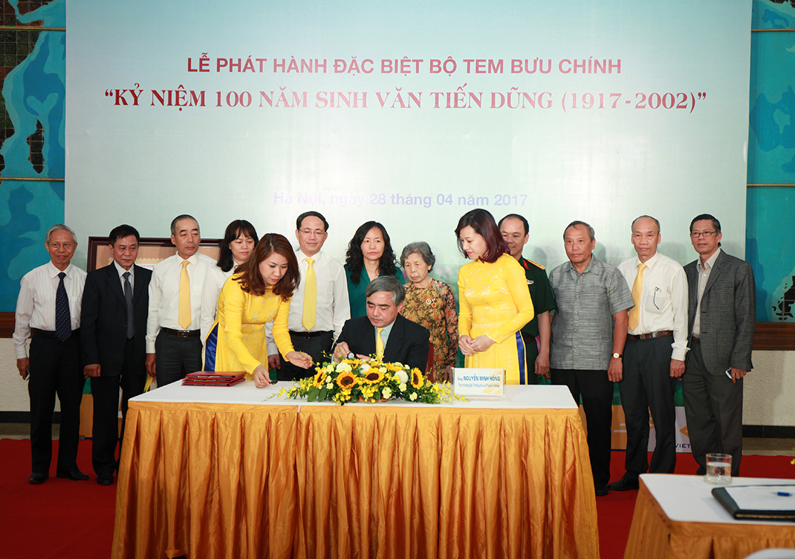 Phát hành tem kỷ niệm 100 năm ngày sinh đại tướng Văn Tiến Dũng