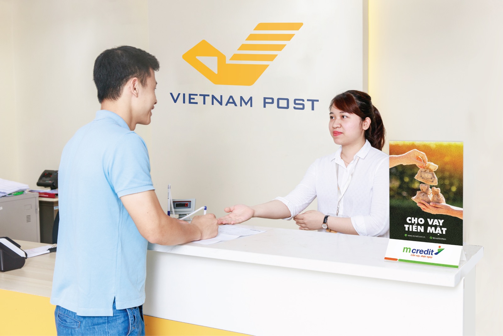 Vietnam Post cooperates with Mcredit to provide financial solutions for people