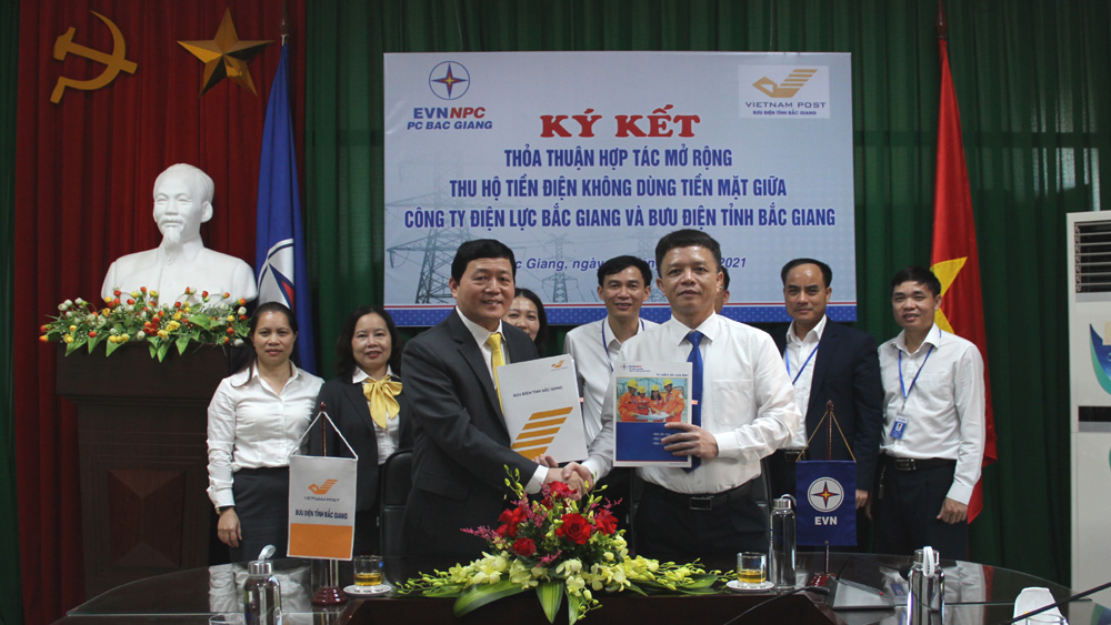 Bưu điện Bắc Giang và Điện lực Bắc Giang phối hợp thu hộ tiền điện