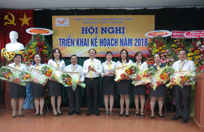 Năm 2018: Bưu điện tỉnh Long An phấn đấu đạt tổng doanh thu trên 205  tỷ đồng