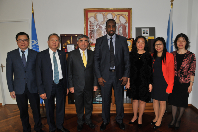 Vietnam attended the Conference on regulation and the annual Council of Administration