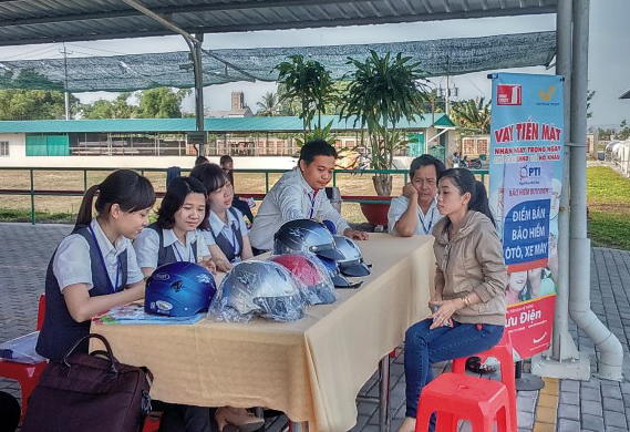 Bưu điện TP Cao Lãnh ra quân bán bảo hiểm xe máy năm 2016