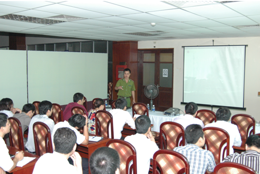 Tổ chức huấn luyện nghiệp vụ Đội PCCC cơ sở Khối Cơ quan Tổng Công ty năm 2012