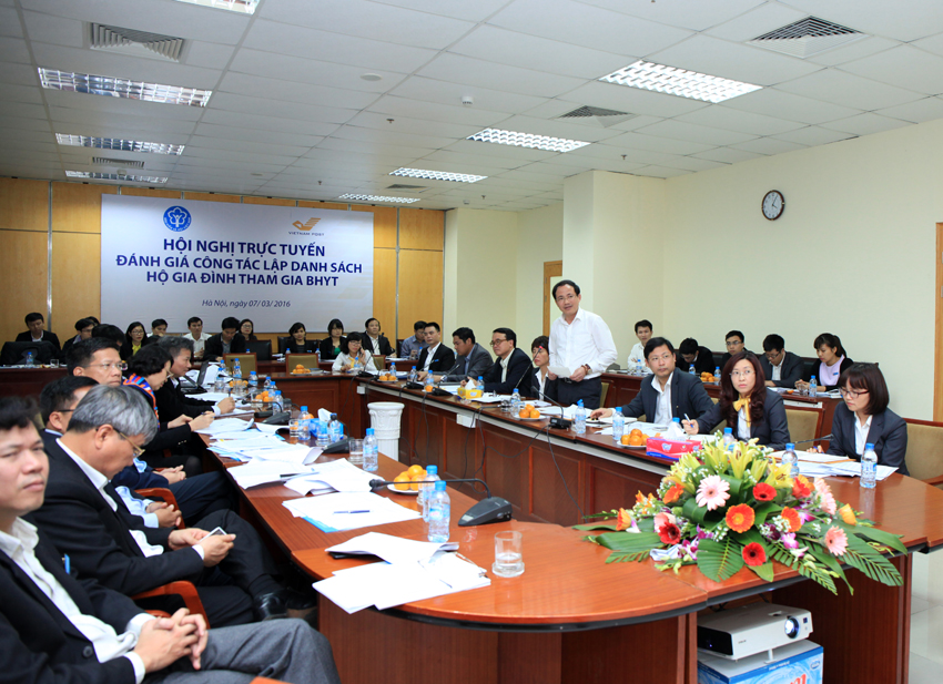 Khẩn trương hoàn thành việc lập danh sách hộ gia đình tham gia bảo hiểm y tế