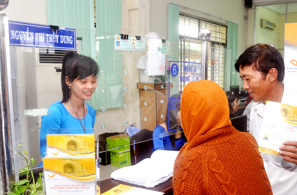Bưu điện TP. Hồ Chí Minh tiếp tục triển khai  dịch vụ chuyển phát hồ sơ hành chính công tại Quận 1 và Quận 12