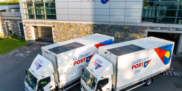 Bưu chính Guernsey khai thác năng lượng mặt trời để giảm lượng khí thải ra môi trường