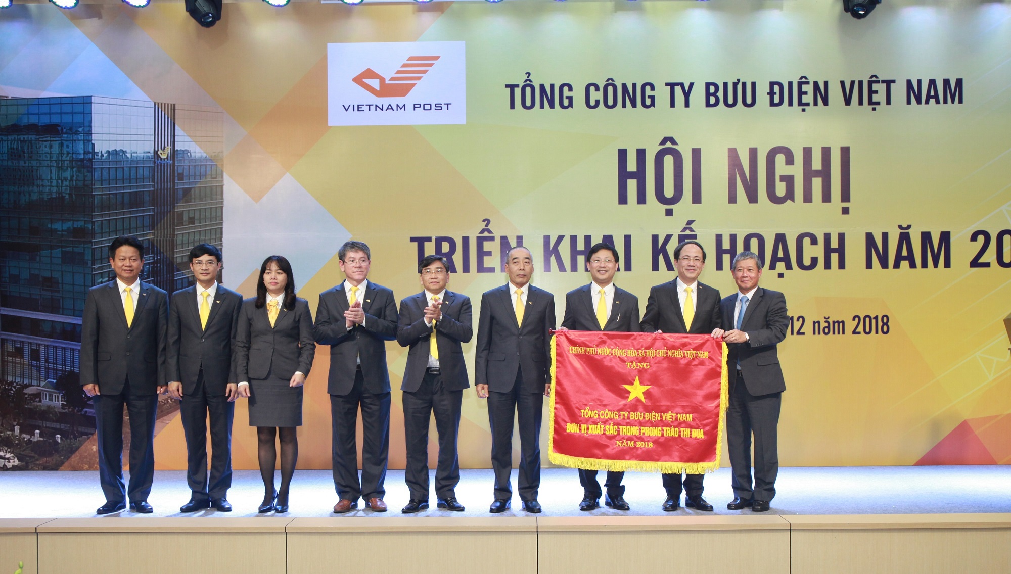 Bưu điện Việt Nam “cán đích” trước hạn 2 năm