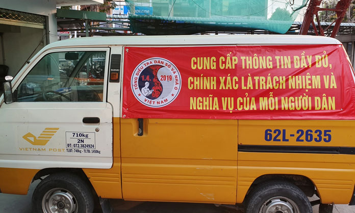 Bưu điện tỉnh Long An tham gia tuyên truyền tổng điều tra dân số và nhà ở