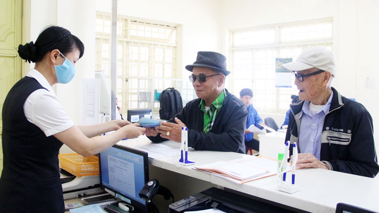 Đà Lạt bắt đầu chi trả chế độ cho người bị ảnh hưởng bởi dịch Covid-19