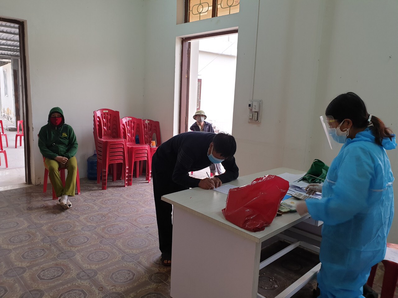 Bưu điện tỉnh Hải Dương tăng cường nhiều biện pháp đảm bảo an toàn trong dịch Covid-19