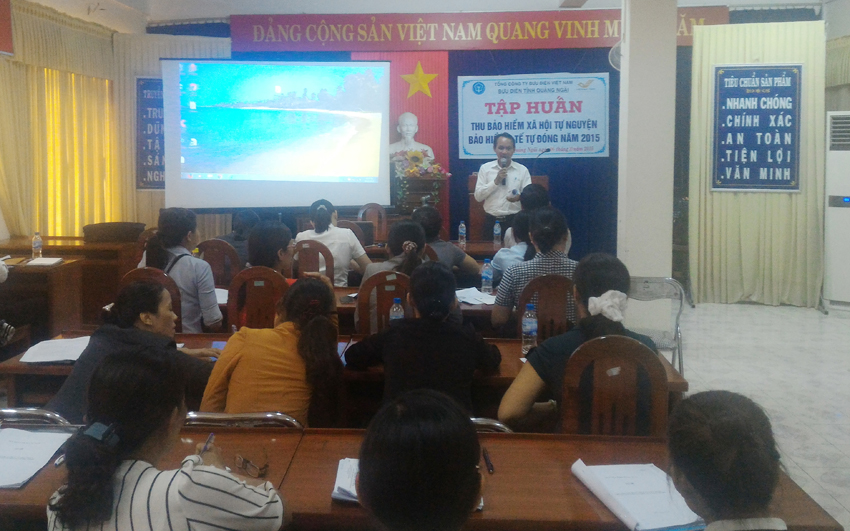 Bưu điện Quảng Ngãi tổ chức tập huấn công tác bảo hiểm xã hội
